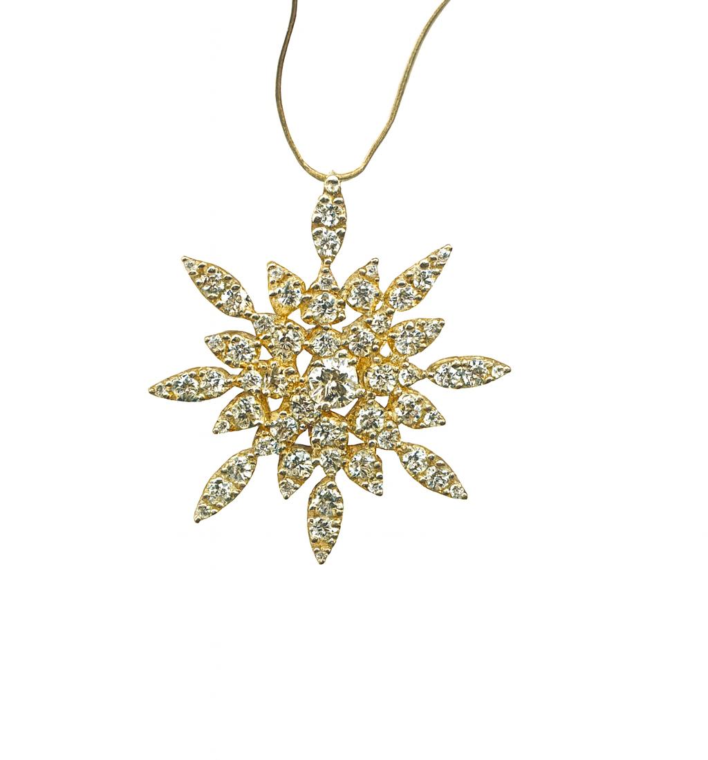 Beautiful 18 Kt Gold  Natural Diamond Pendant